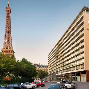 4* Szálloda Pullman Tour Eiffel